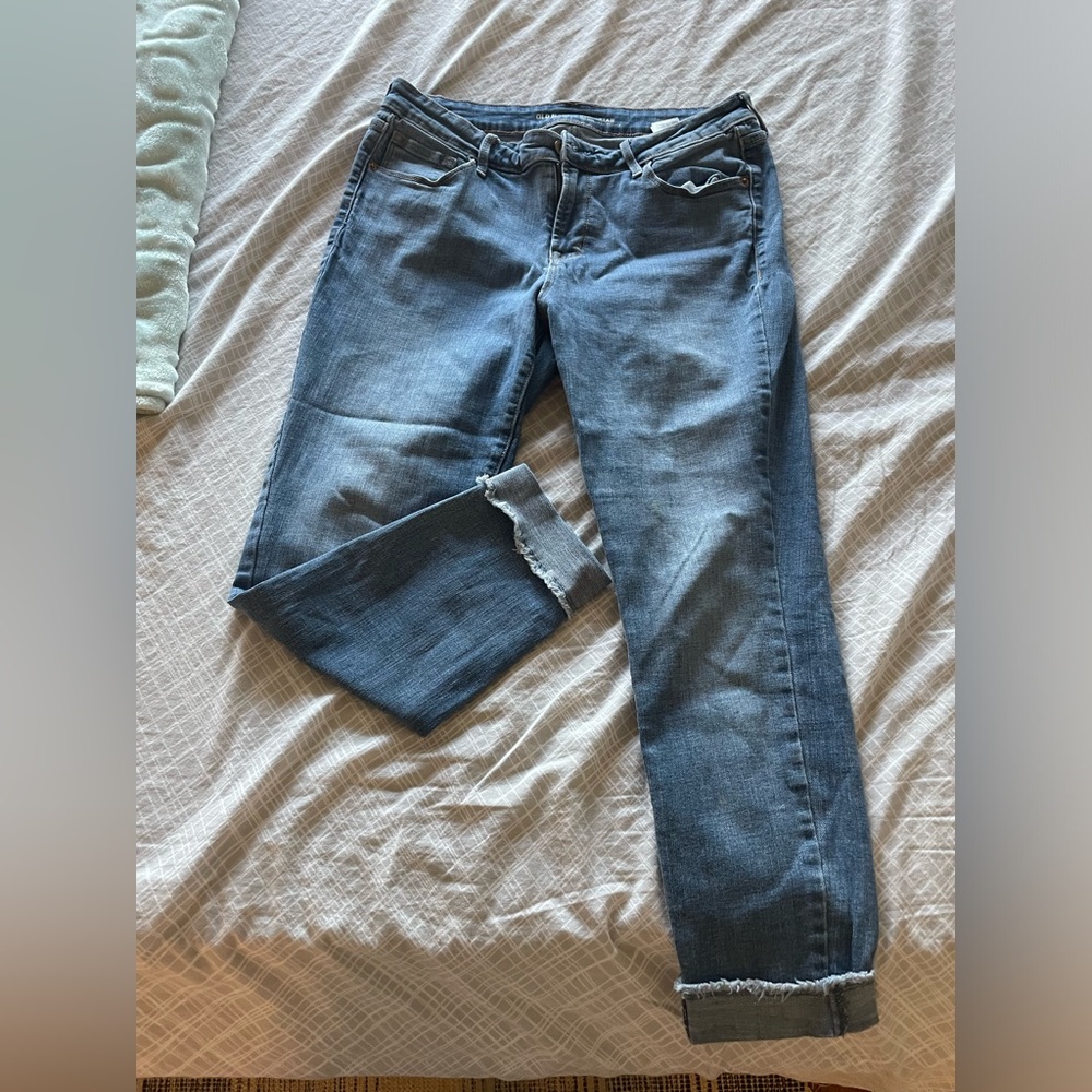 LIGHTLY WORN OLD NAVY ROCKSTAR JEANS!!!